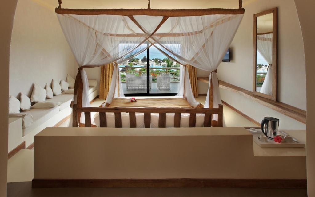 Gold Zanzibar Beach House & Spa Кендва Екстериор снимка