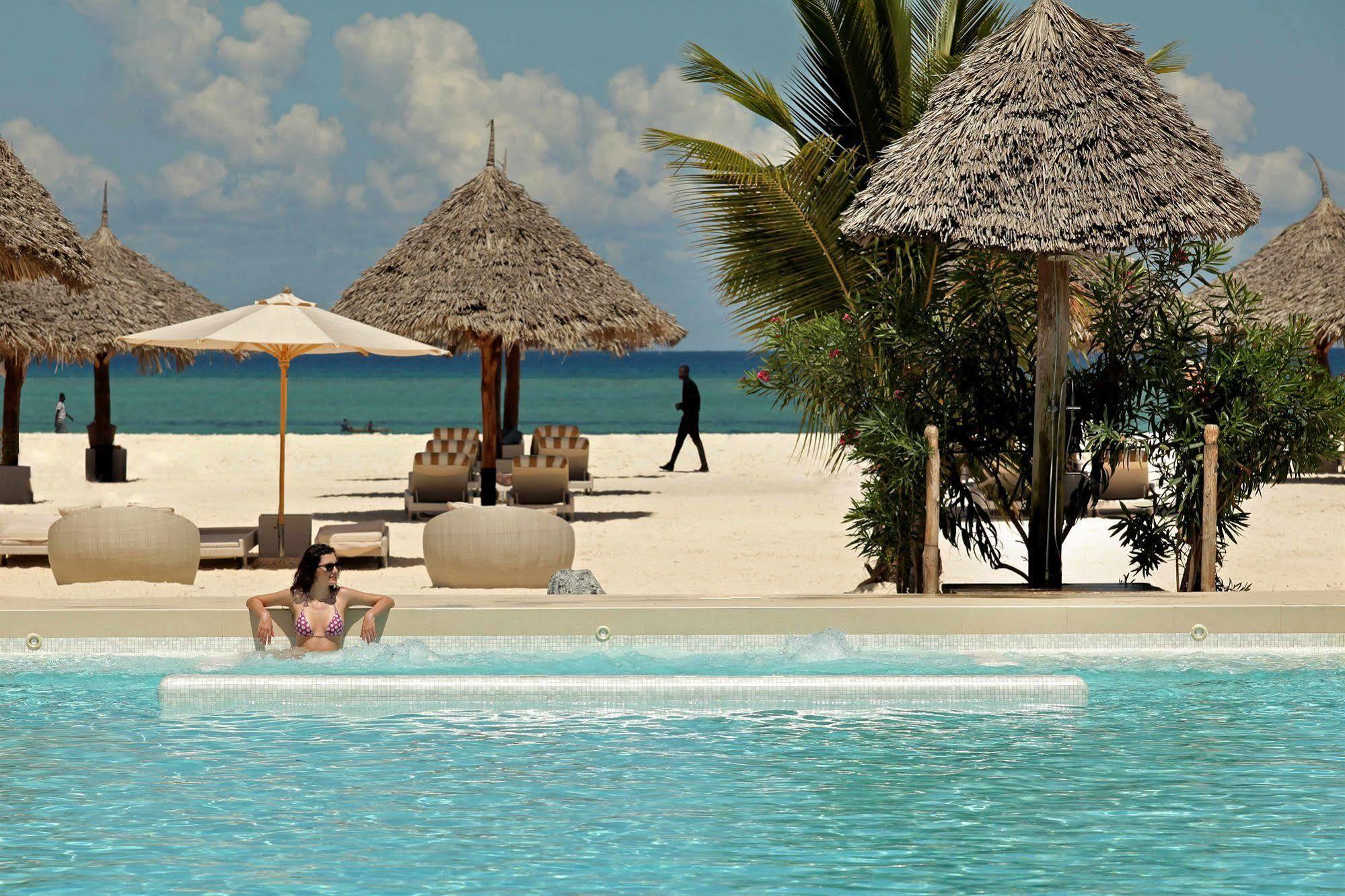 Gold Zanzibar Beach House & Spa Кендва Екстериор снимка