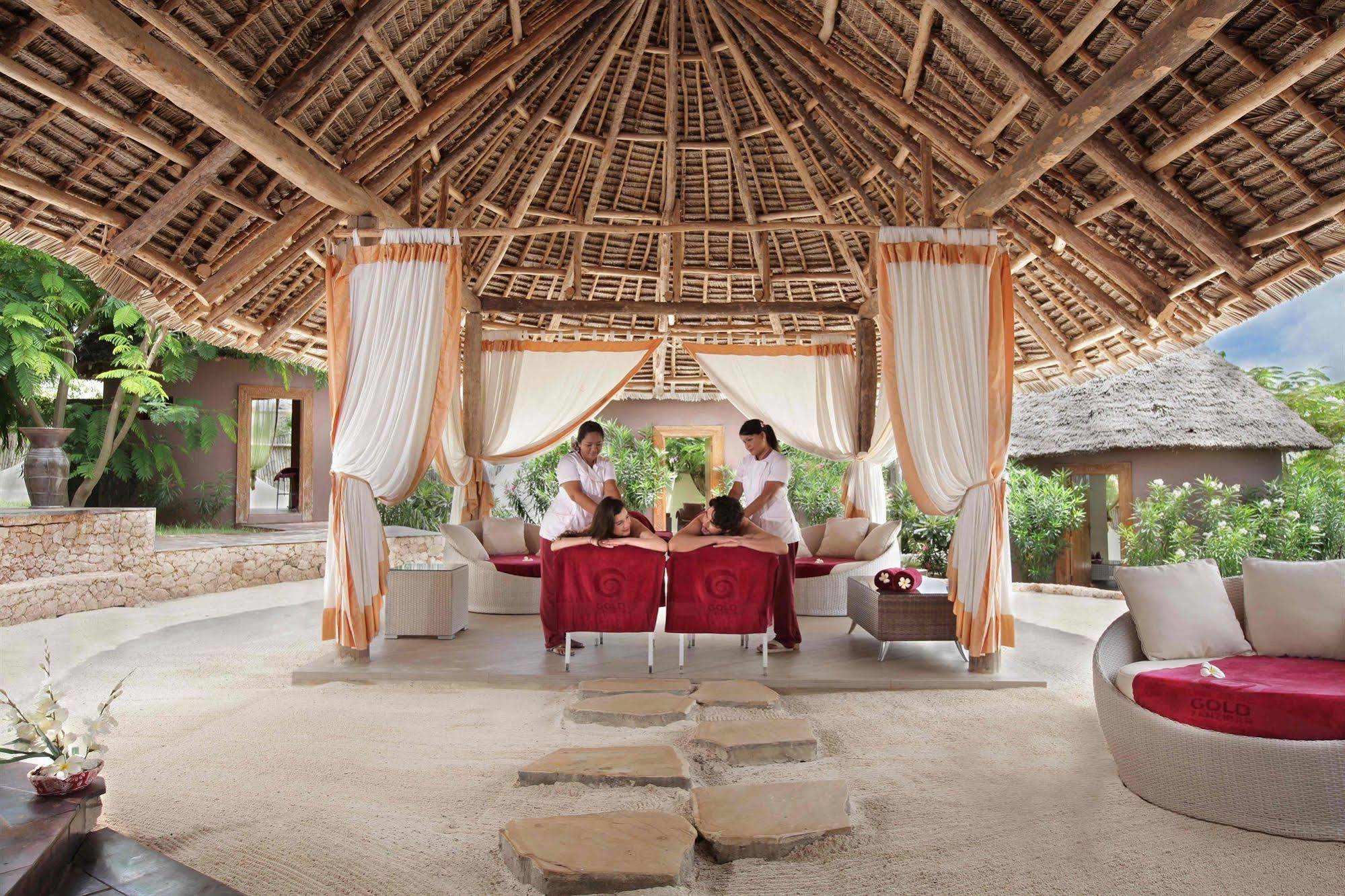Gold Zanzibar Beach House & Spa Кендва Екстериор снимка