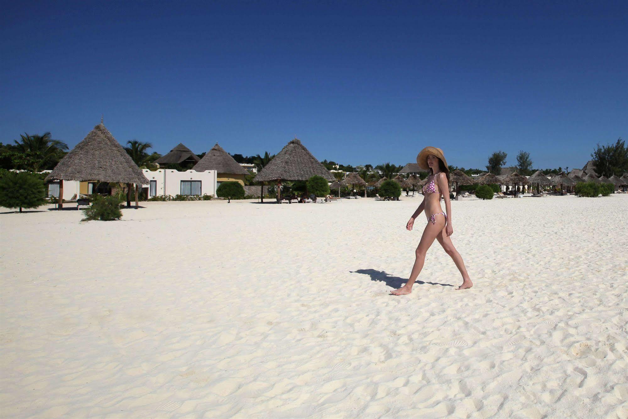 Gold Zanzibar Beach House & Spa Кендва Екстериор снимка