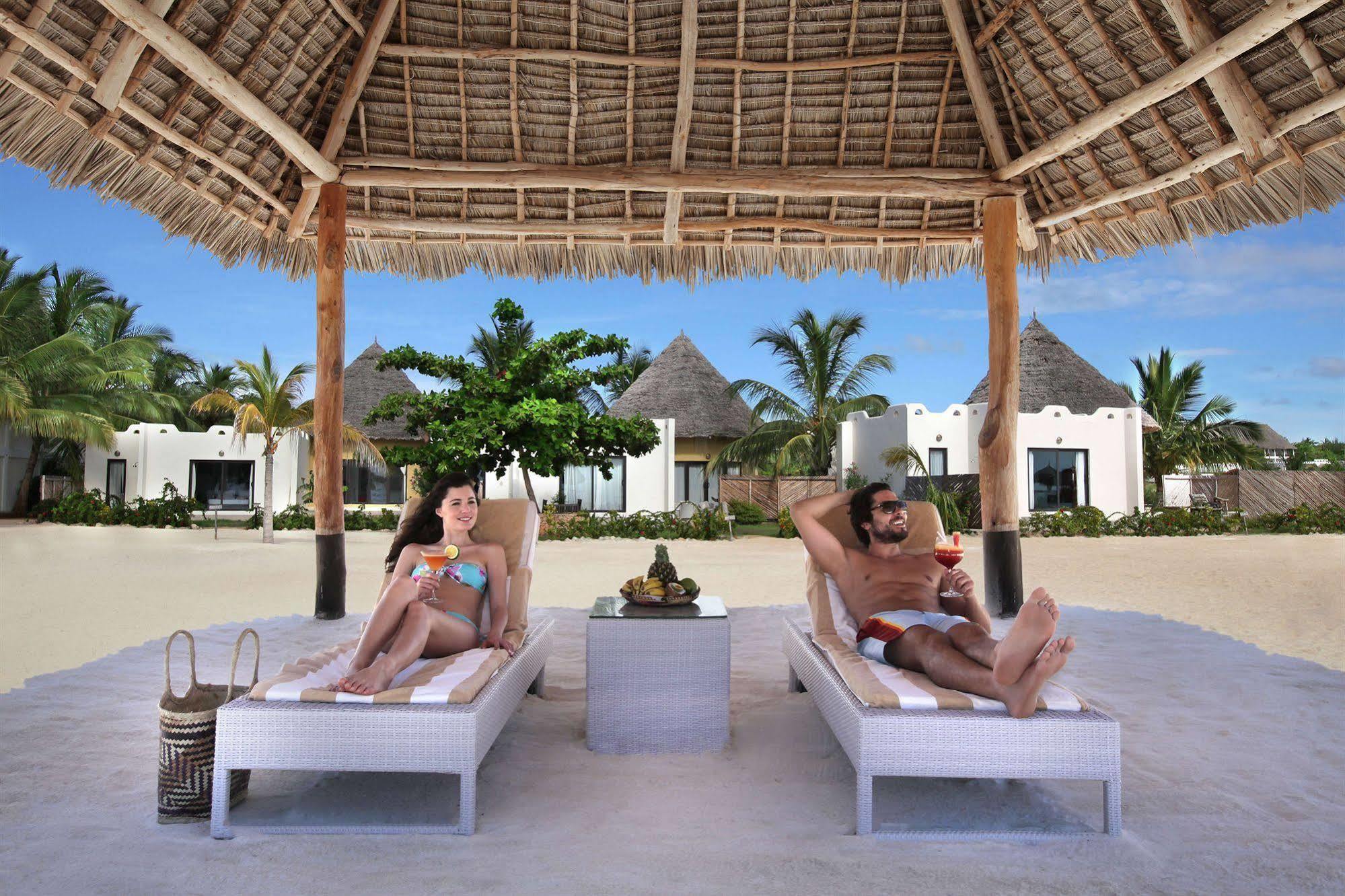 Gold Zanzibar Beach House & Spa Кендва Екстериор снимка