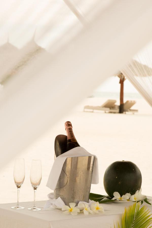 Gold Zanzibar Beach House & Spa Кендва Екстериор снимка